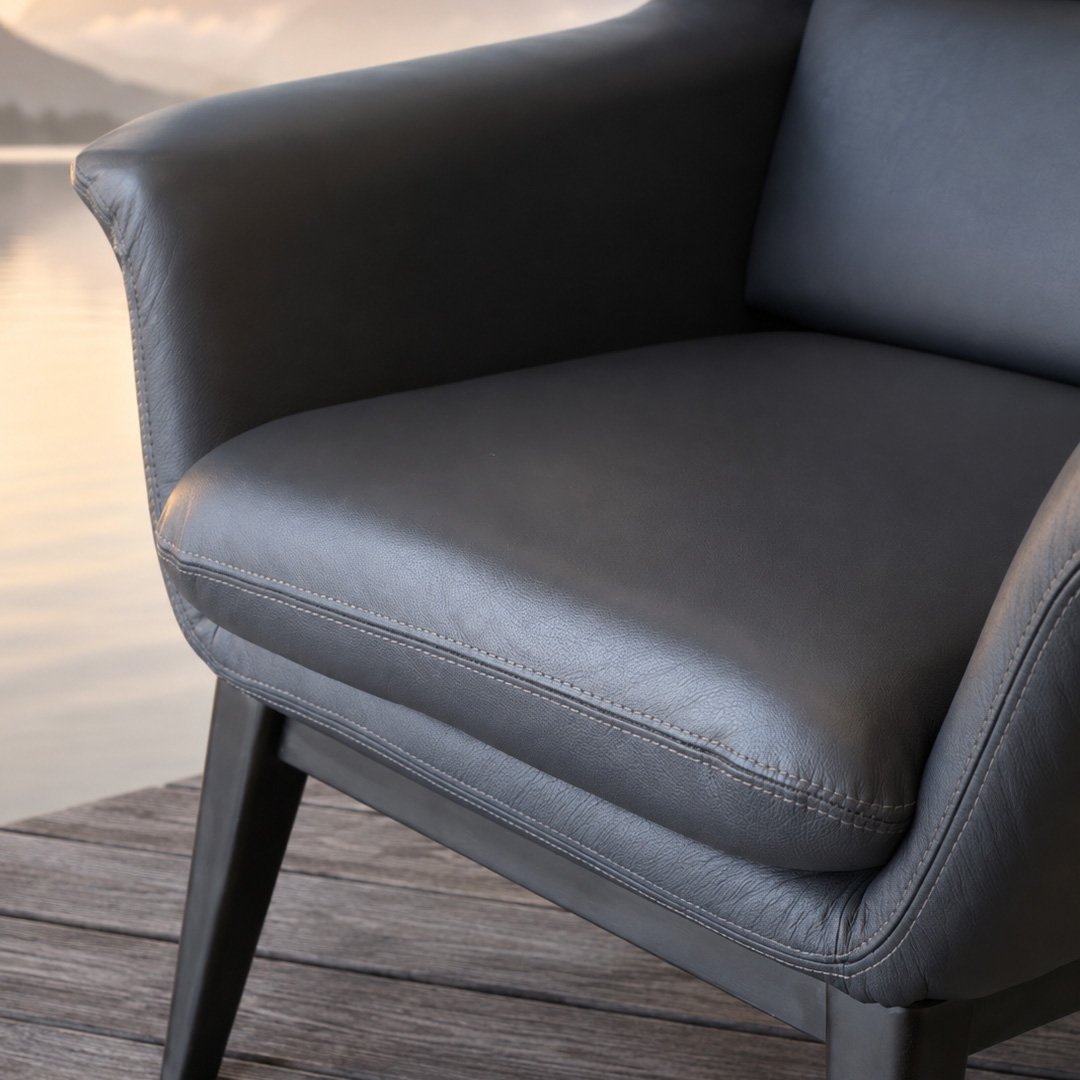 Johnny sofa detail view 2