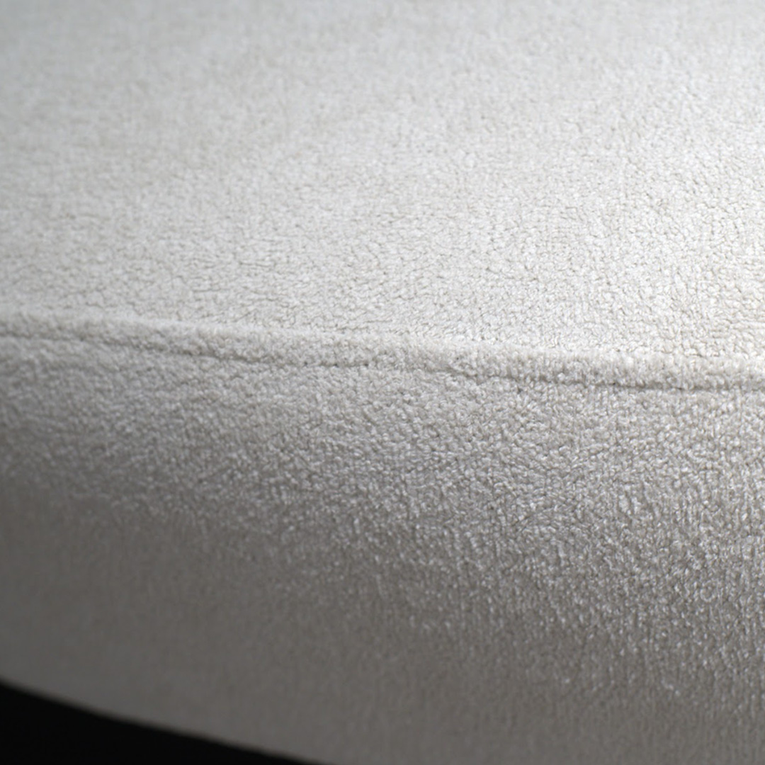 Leece sofa detail view 3