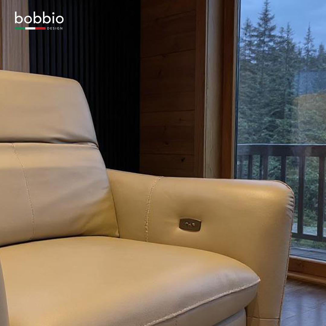 Milan sofa detail