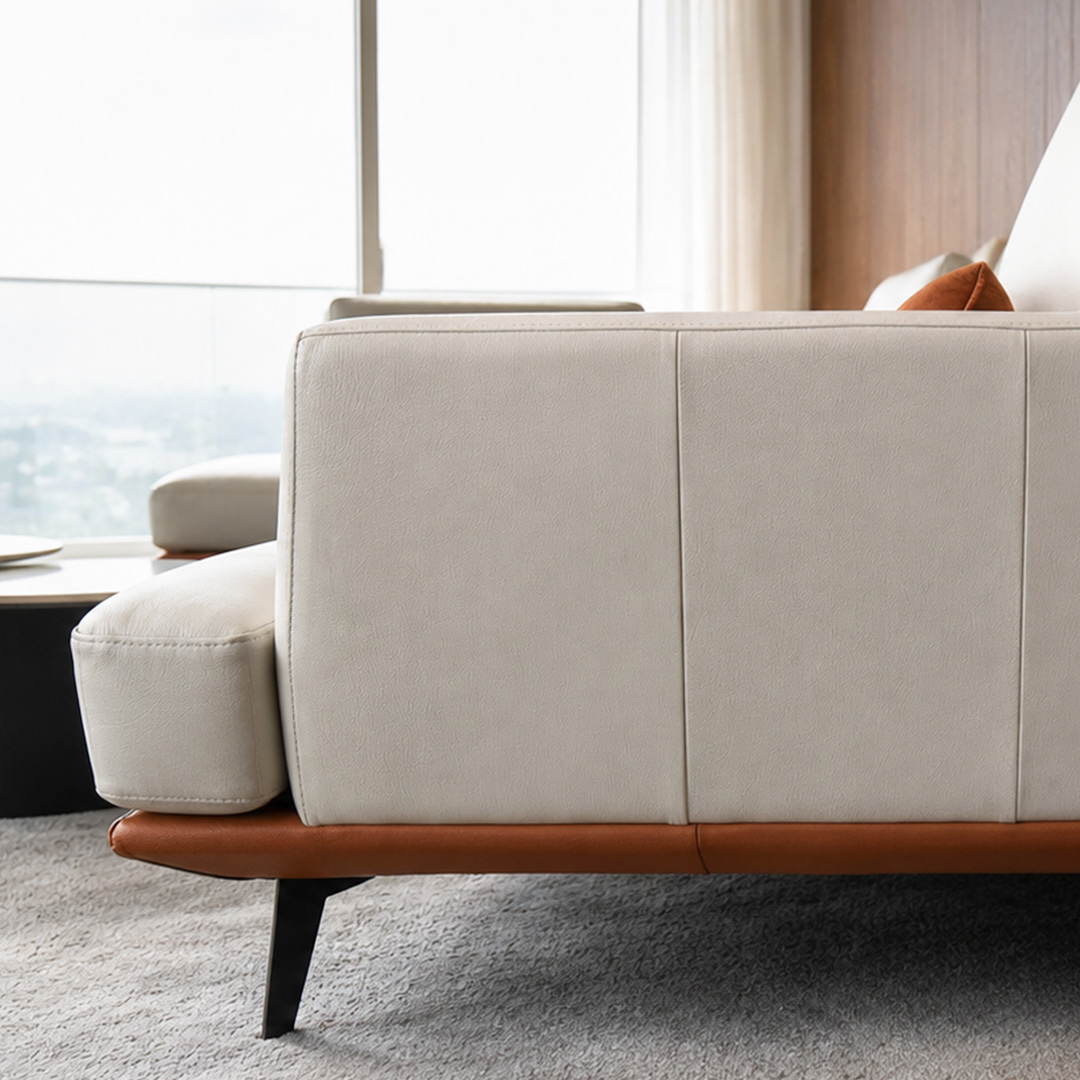 Parisian sofa detail view 3