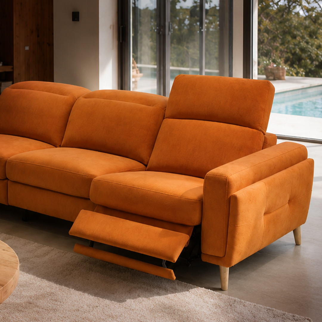 Romaro sofa detail view 1