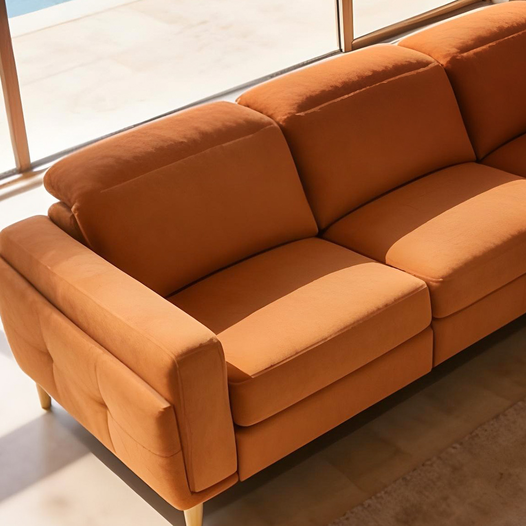 Romaro sofa detail view 2