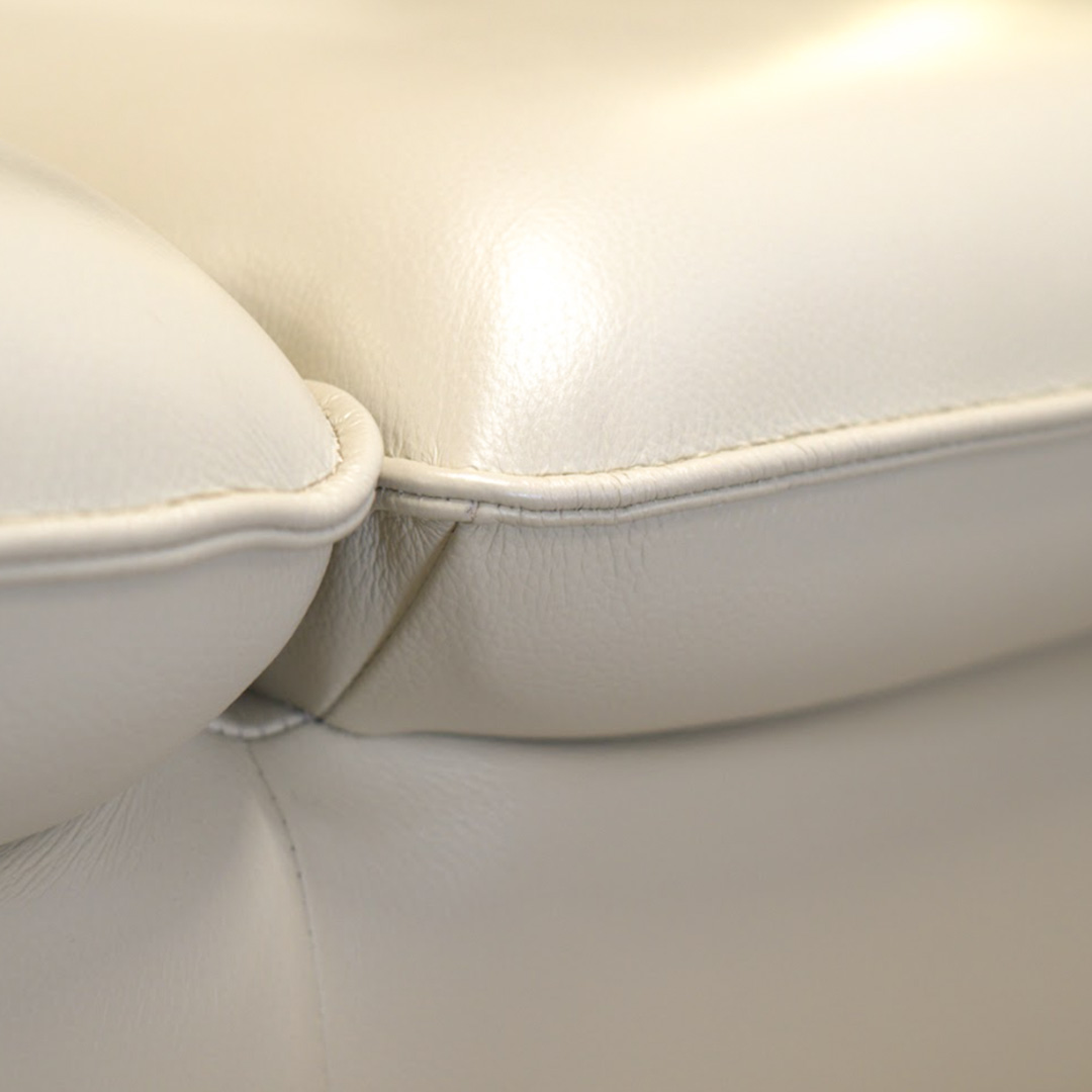 Rossy sofa detail view 2